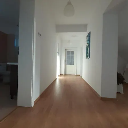 Casa Reds * Ramnicu Valcea