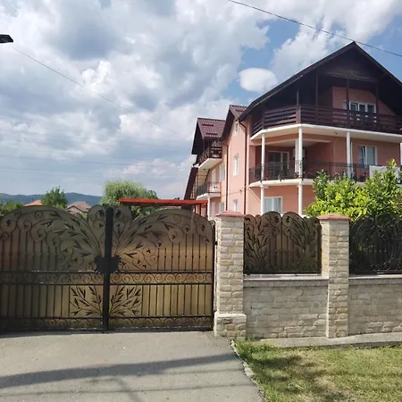 Lodge Casa Reds Ramnicu Valcea